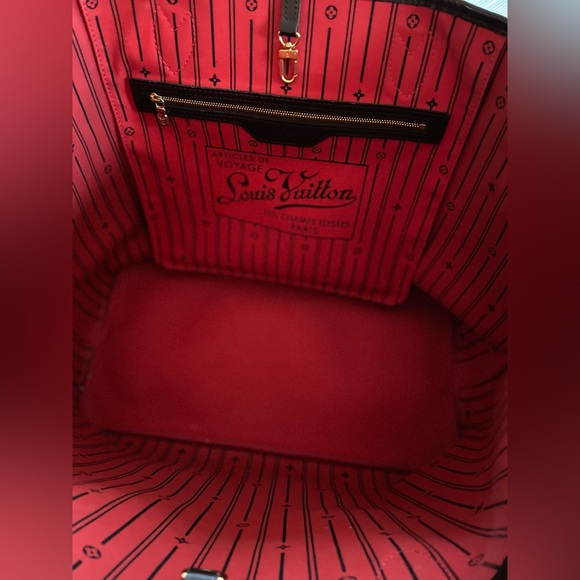 LOUIS VUITTON NEVERFULL GM
Damier Ebene - Picture 10 of 11